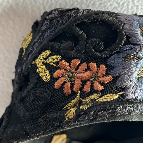Antique Vintage Embroidered Brimless Cap main image 8